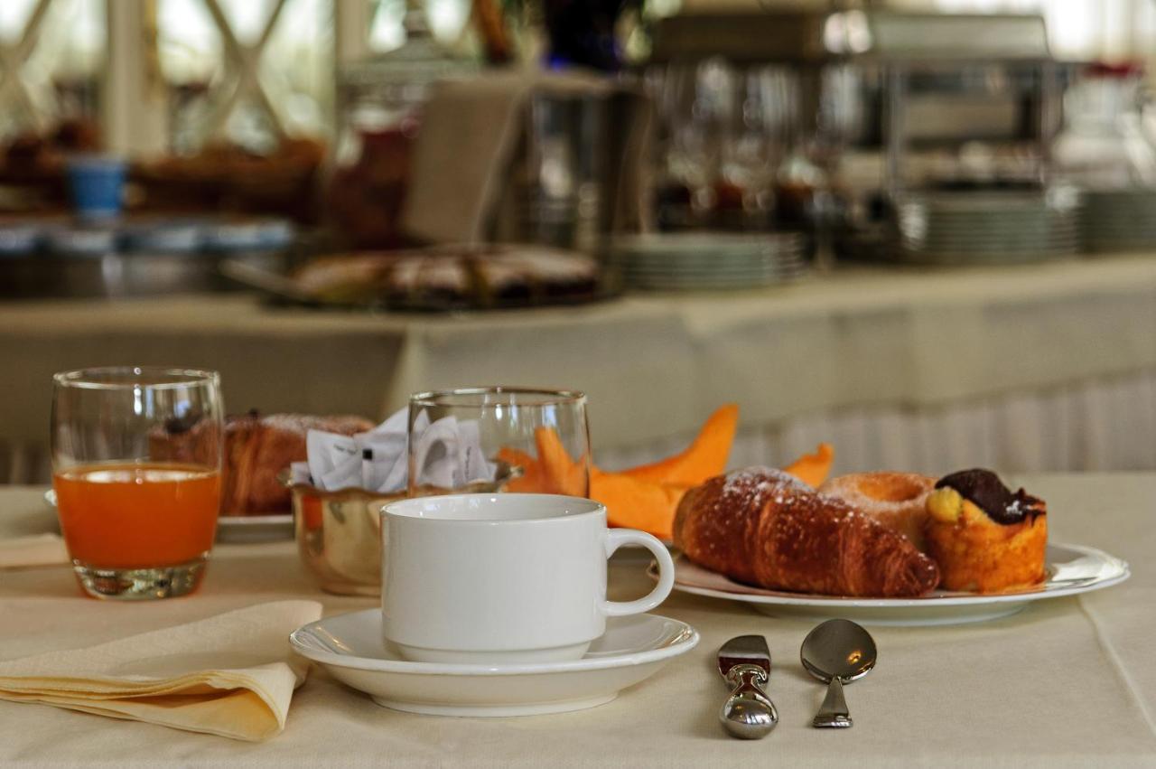 Hotel Coluccini Marina di Pietrasanta Zewnętrze zdjęcie